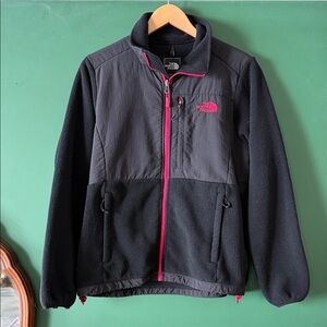 The North Face Black w/Pink Denali Womens M  Fleece Warm Fall Winter Outdoors